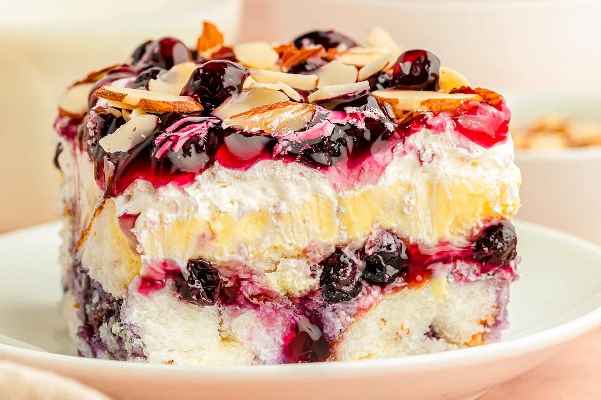 Heavenly Blueberry Trifle Delight Cake