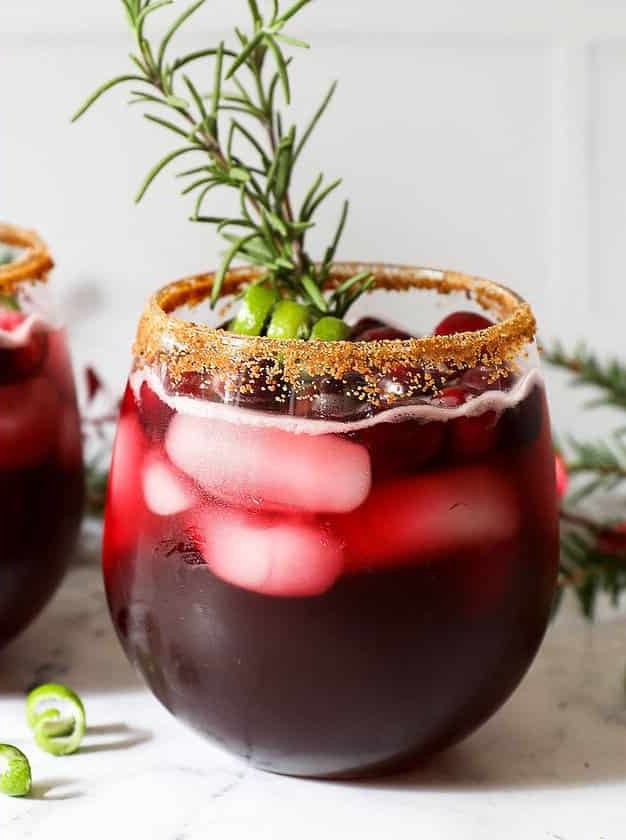 Cranberry Sparkle: Festive Gin Delight