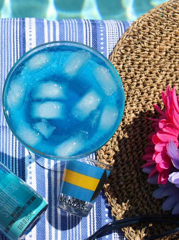 Vibrant Blue Vodka Lemon Refresher