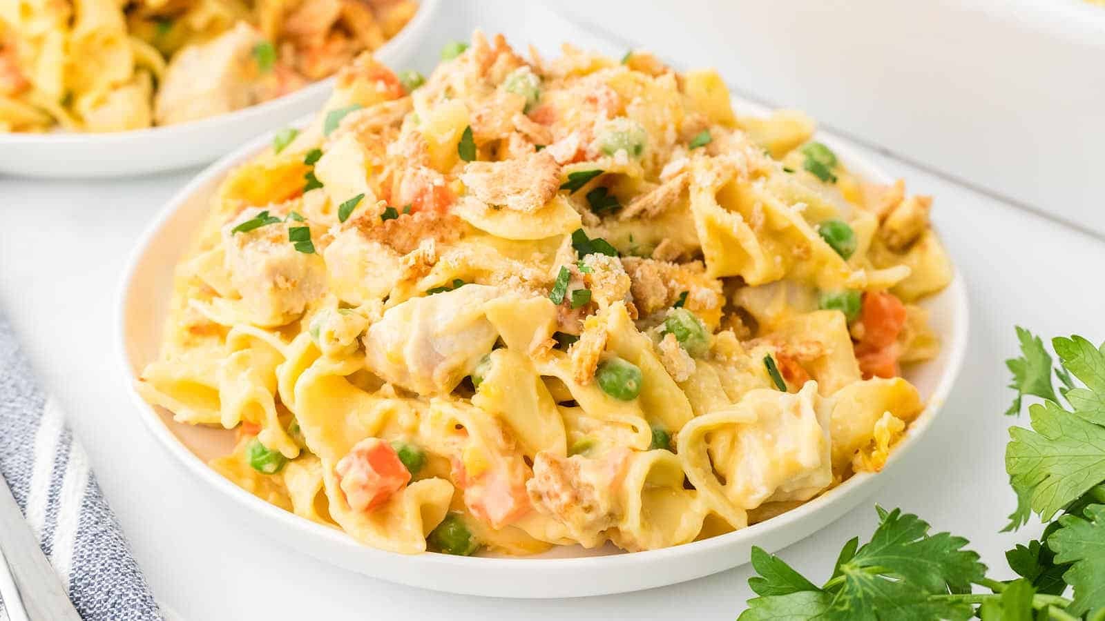 Cheesy Chicken Noodle Bake Delight
