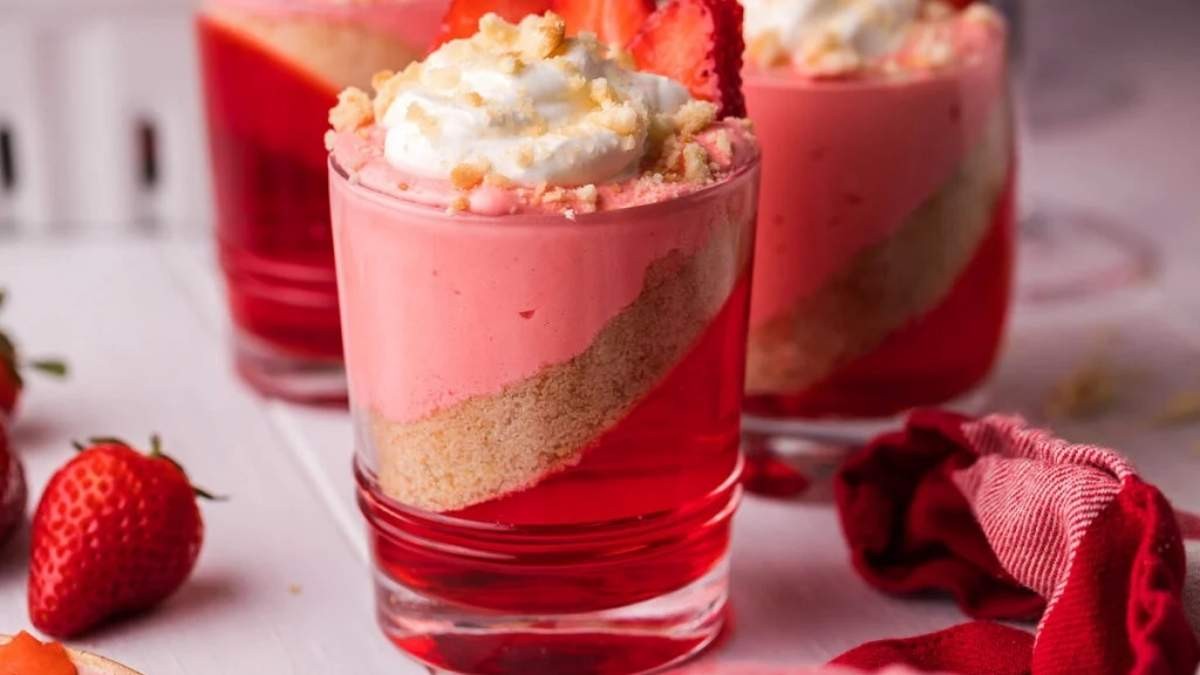 Strawberry Jello Layered Dessert Cups