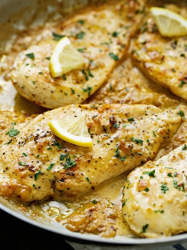 Chicken in Lemon Garlic Cream Sauce Skillet
