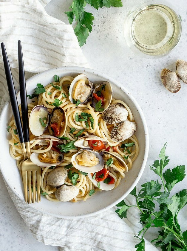 Italian-Style Clam Fettuccine