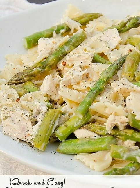 Chicken and Asparagus Pasta in Creamy Sauce