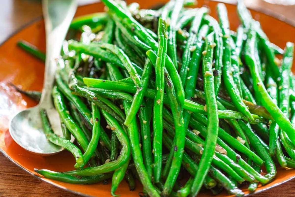 Quick Garlic Green Bean Saute