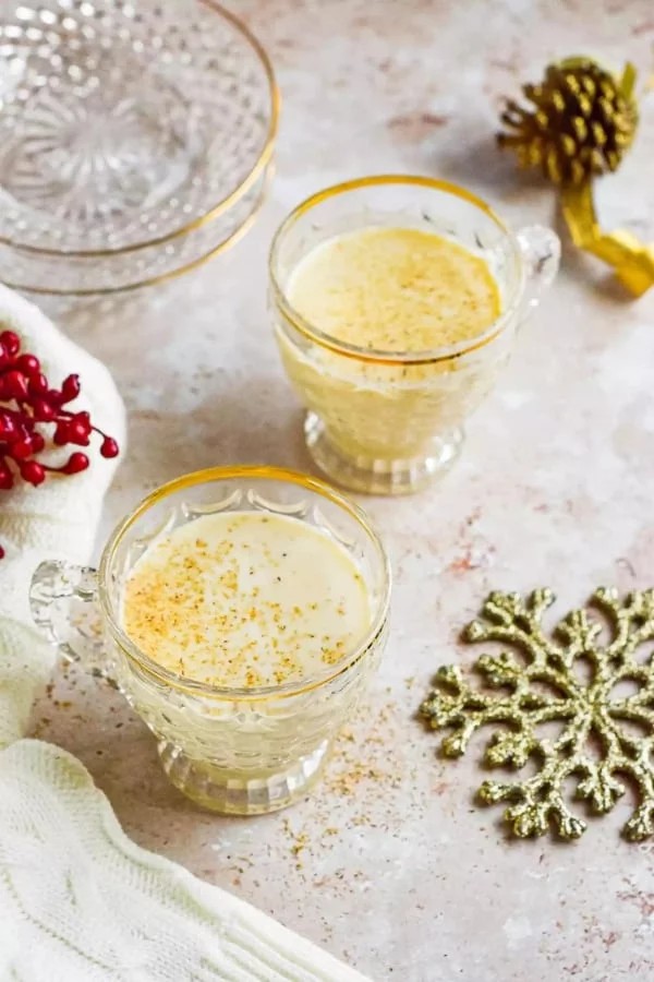 Homemade Eggnog Recipe: Simple & Creamy