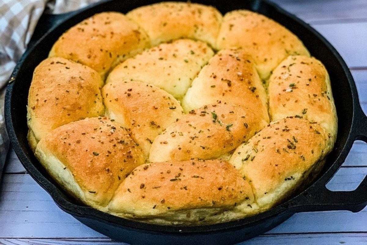 Garlic Herb Butter Soft Buns