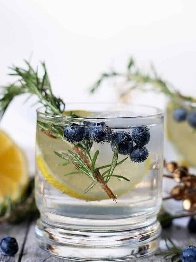 Blueberry Lemon Sparkling Vodka Delight