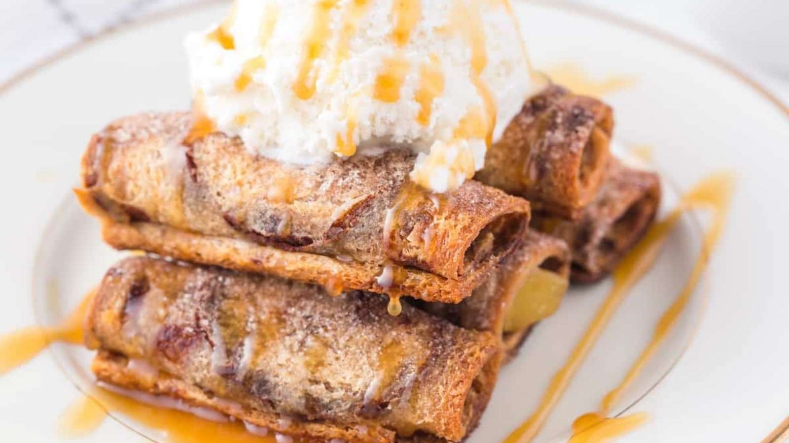 Cinnamon Swirl Bread Apple Pie Bites