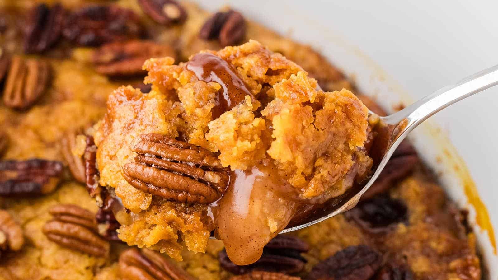 Easy Crockpot Apple Dump Cake Recipe