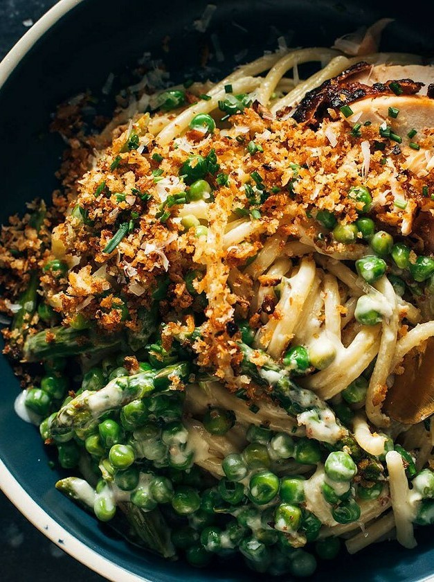 Spring Pasta with Creamy Garlic Twist