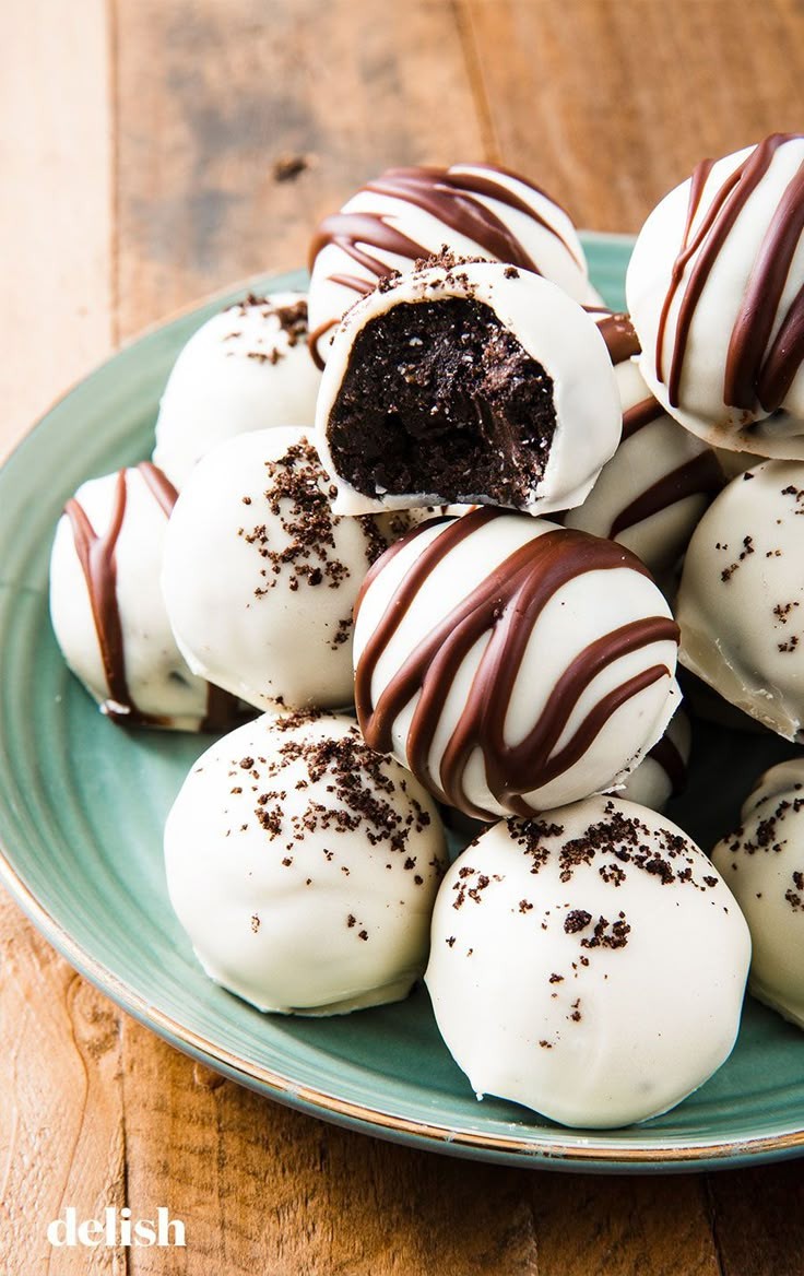 Crunchy Oreo Truffles with Cream Cheese Centre