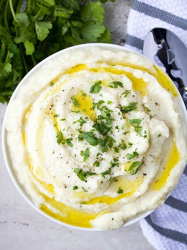 Creamy Cauliflower Mash with Roasted Garlic