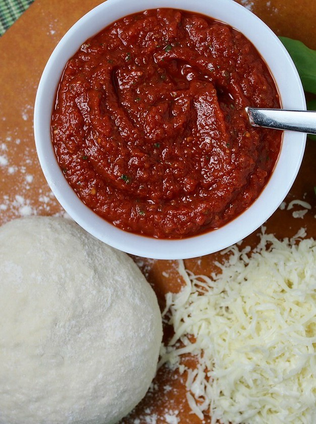 Simple Pizza Sauce Recipe for Home