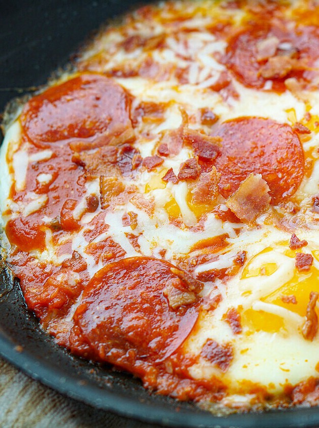 Low-Carb Egg Pizzas