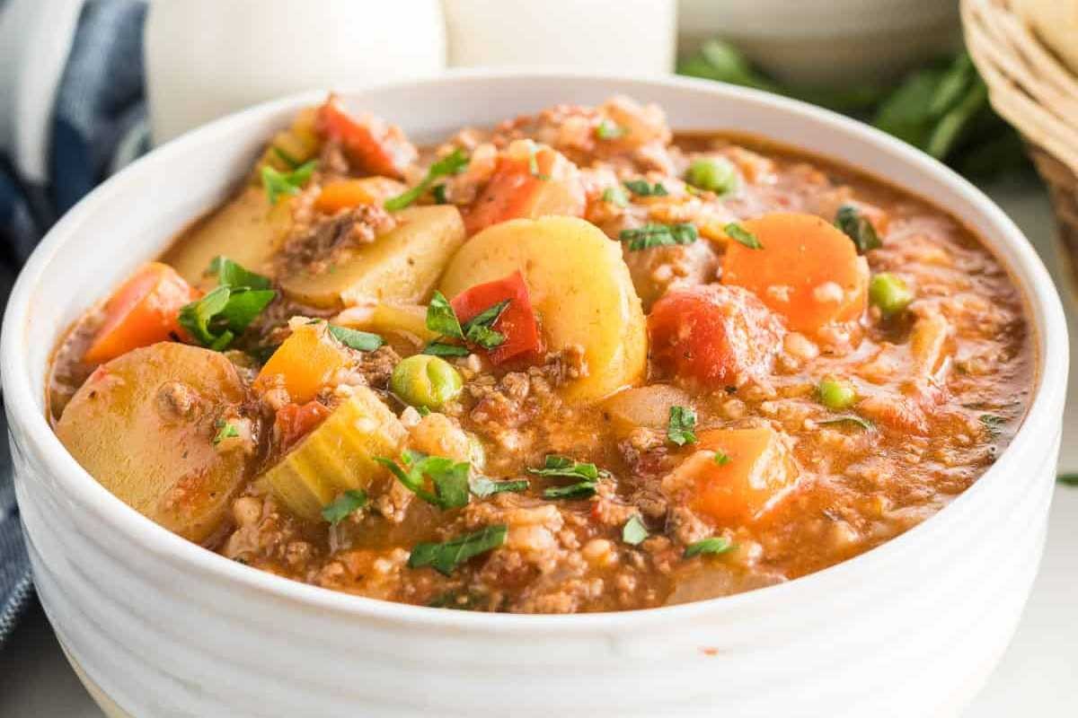 Easy Hamburger Stew with Simple Ingredients