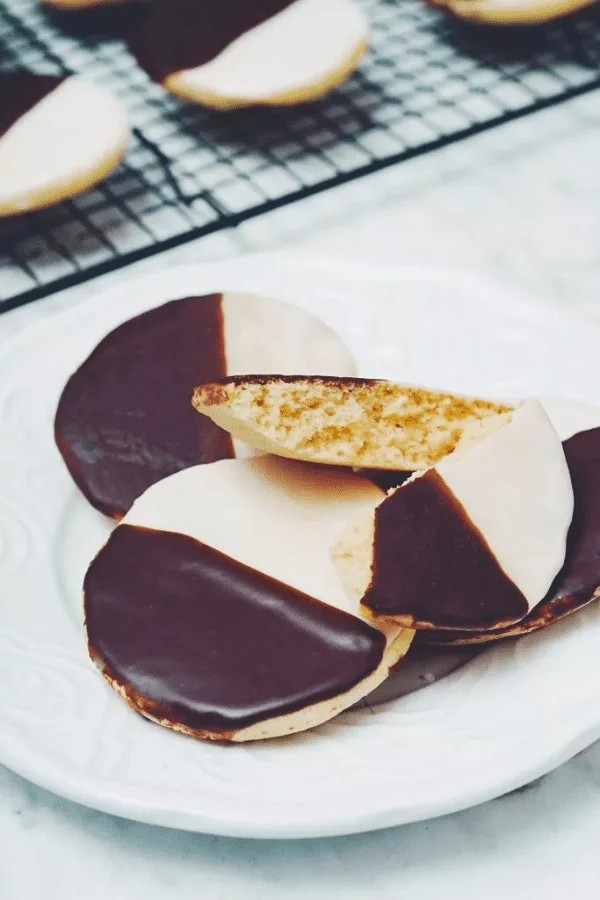 Vegan Black & White Treats to Impress
