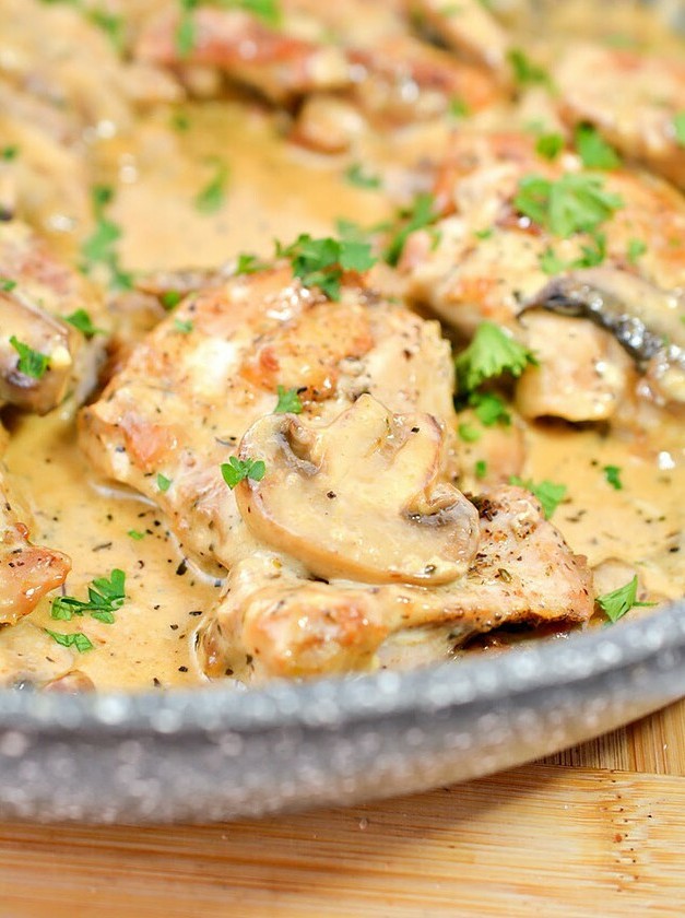 Keto Chicken Thighs in Savory Mushroom Sauce