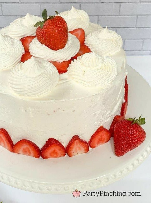 Vanilla Strawberry Cream Cake Delight