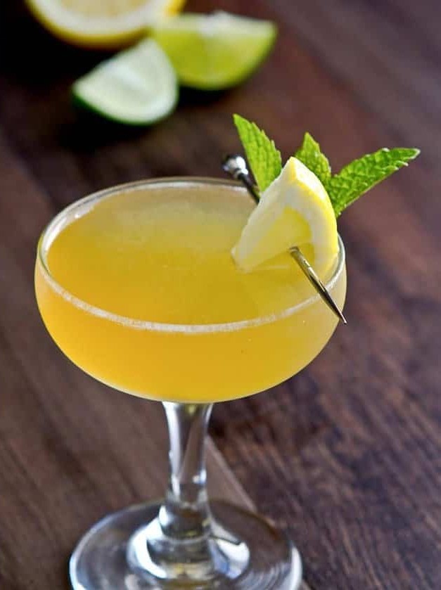 Bourbon Lemon Sparkle Cocktail