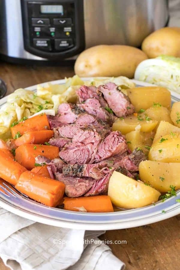 Slow Cooker Corned Beef & Cabbage Delight