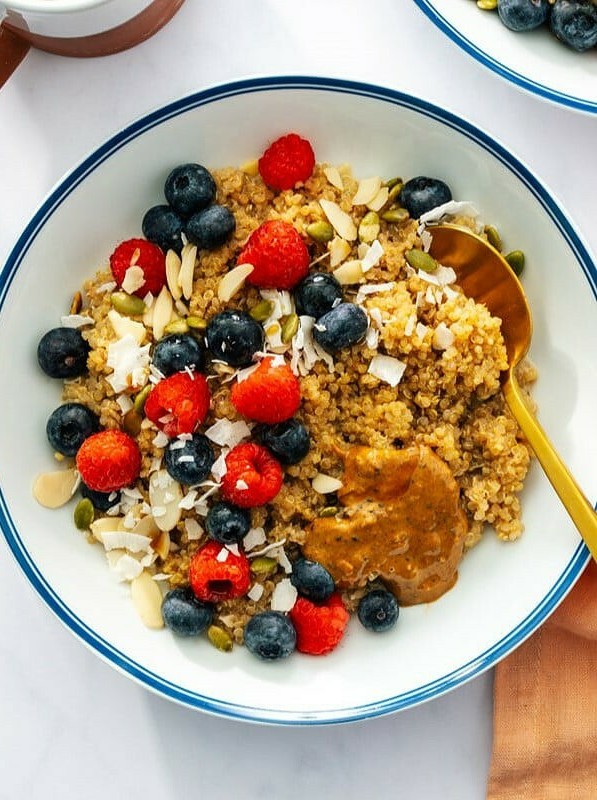 Quinoa Breakfast Delight with Fresh Flair