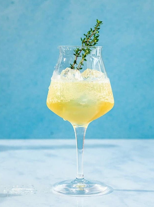 Elderflower Bliss in a Glass