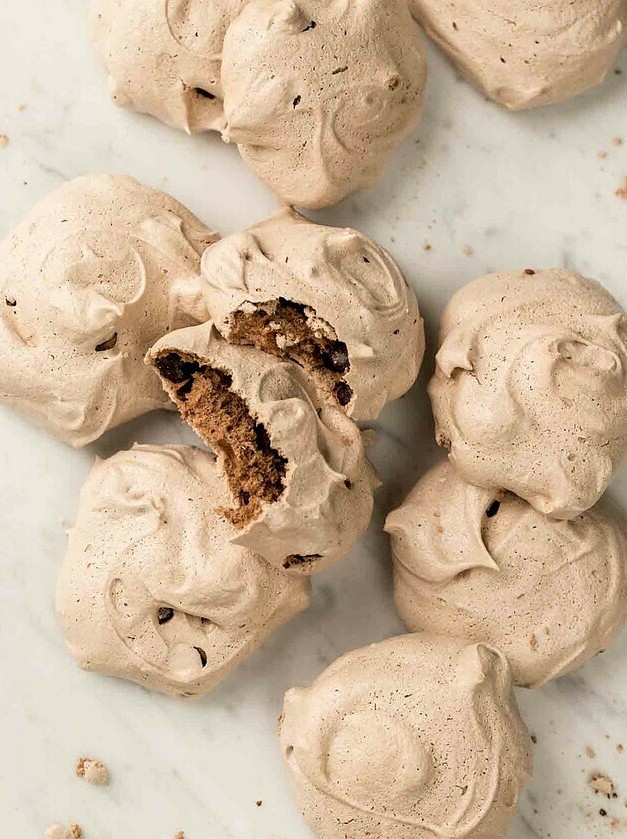 Crunchy Chocolate Meringue Bites