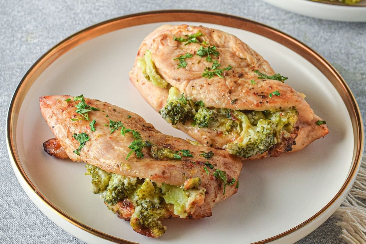 Cheesy Broccoli Stuffed Chicken Delight