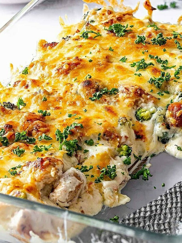 Keto Chicken Alfredo Casserole Delight