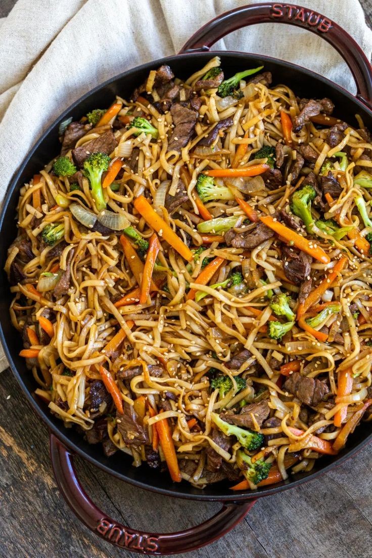 15 Minute Thai Rice Noodle Stir Fry