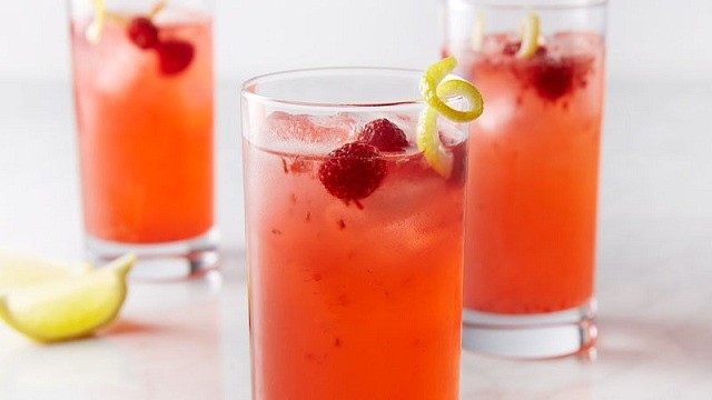 Raspberry Vodka Lemonade Refreshment
