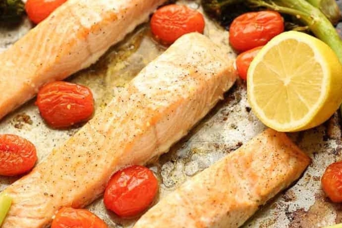 Lemon Garlic Baked Salmon with Broccoli