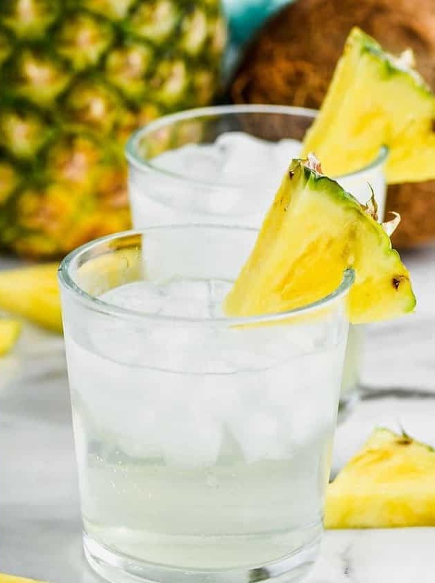 Coconut Vodka Fizz: A Tropical Twist