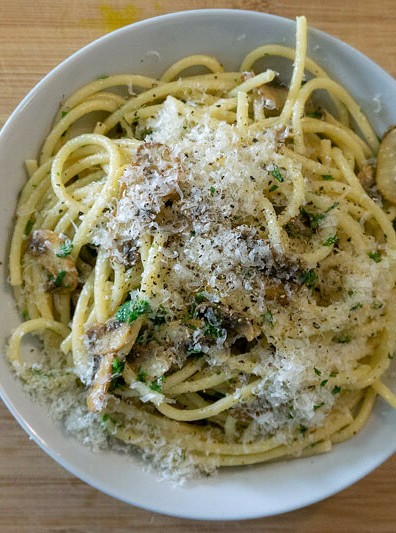 Quick Creamy Mushroom Pasta Dish