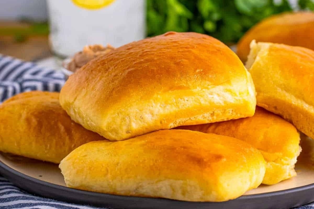 Homemade Texas-Style Soft Dinner Rolls