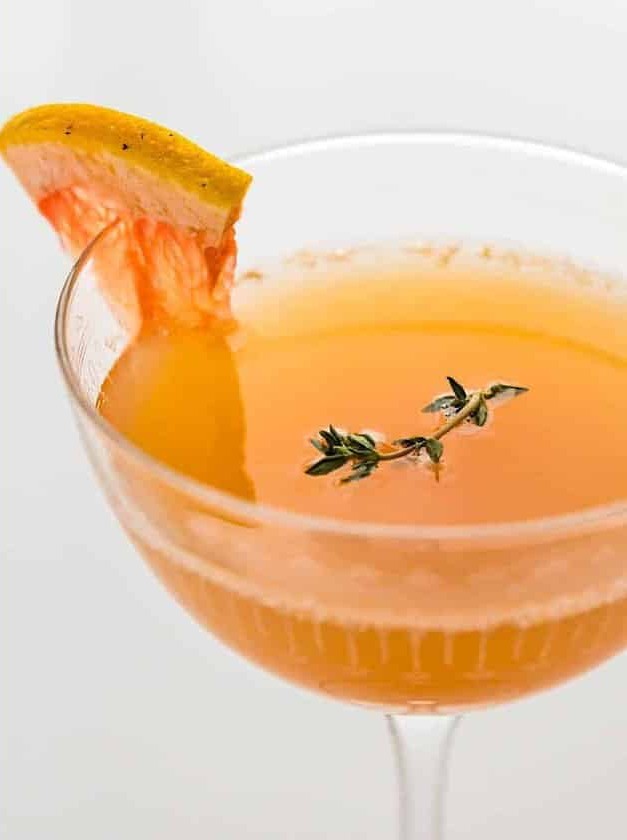 Fresh Grapefruit Champagne Spritzers