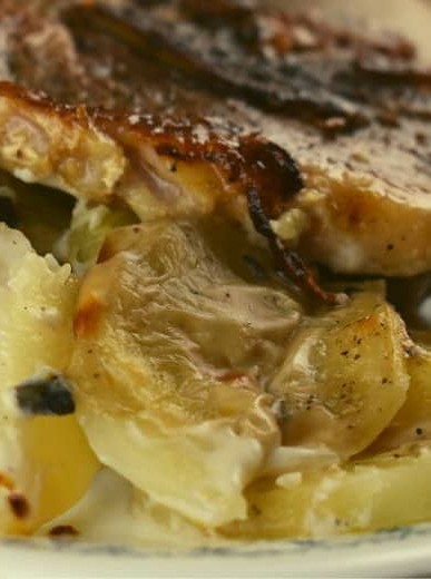 Easy Seasoned Pork Chops with Potatoes