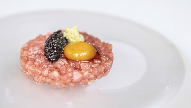 Umami-Boosted Tuna Tartare with Luxe Finishes