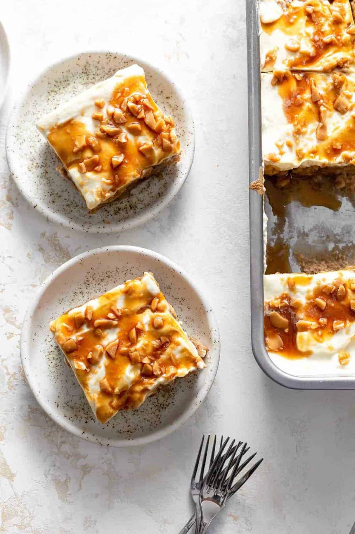 Easy Caramel Apple Cake Delight