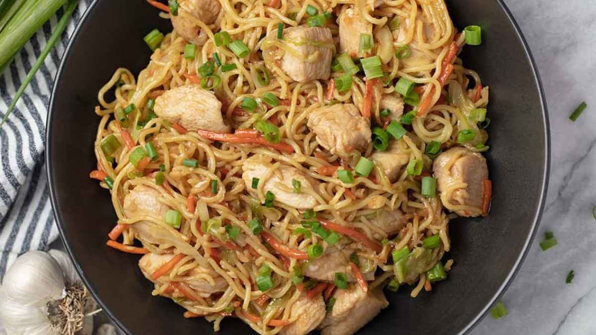 Quick Chicken Chow Mein in 30 Minutes