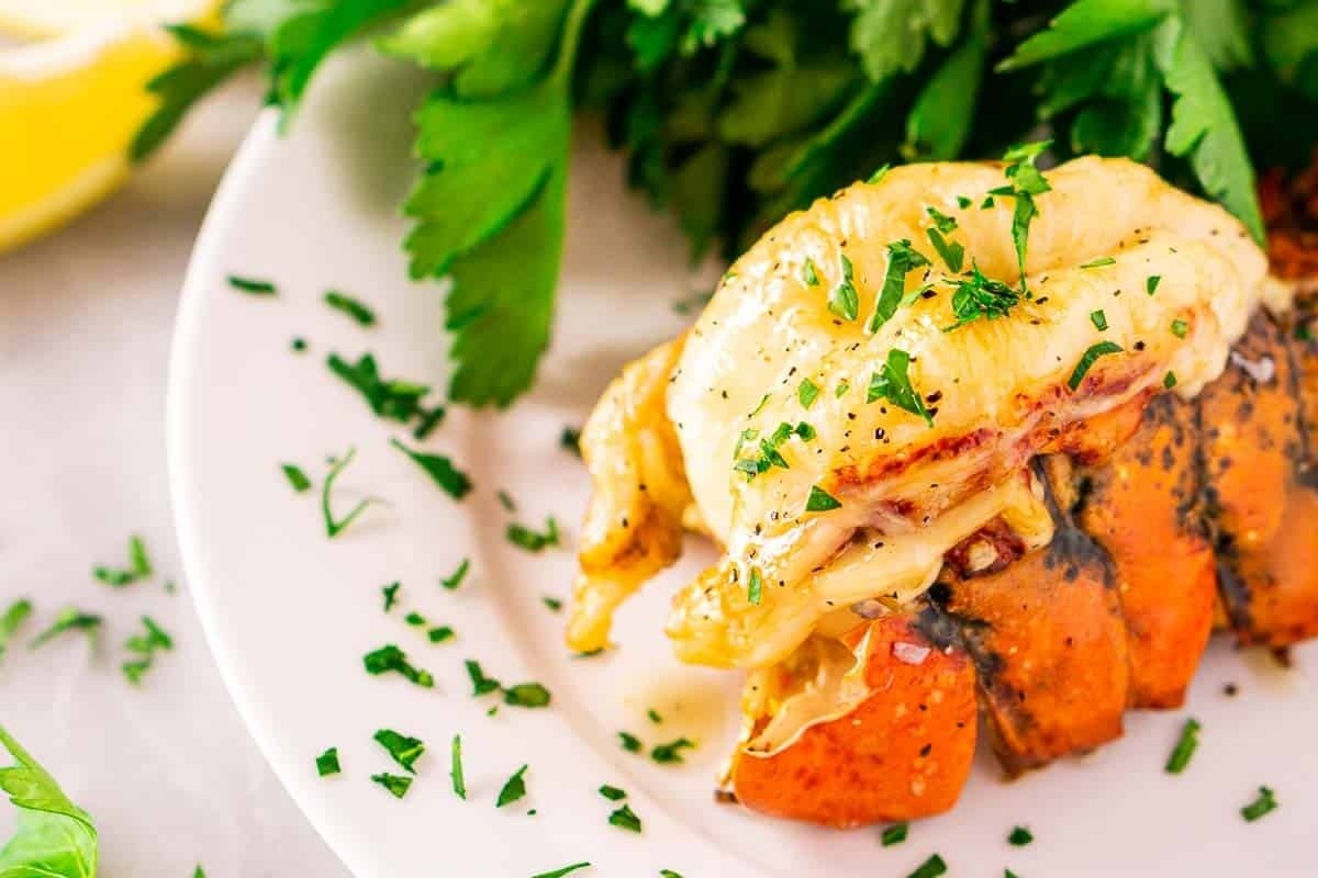 Lobster Delight: Smoked with Garlic-Lemon Zest