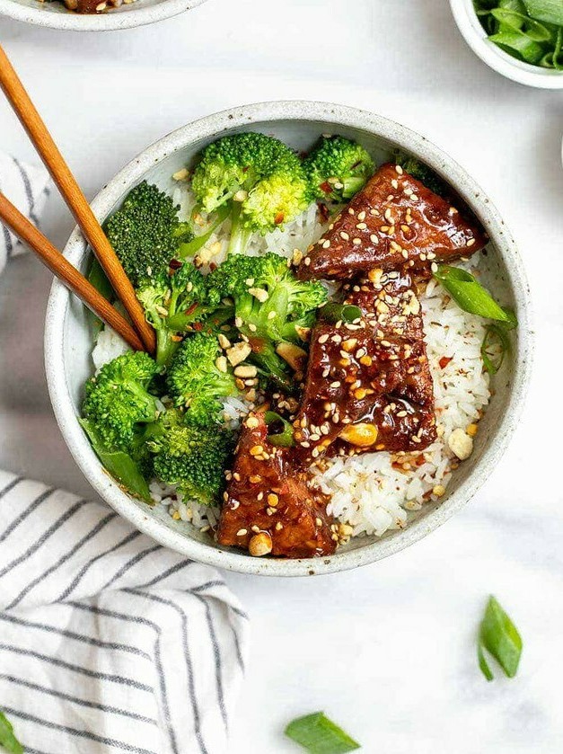 Sesame Peanut Tempeh in Savory Sauce