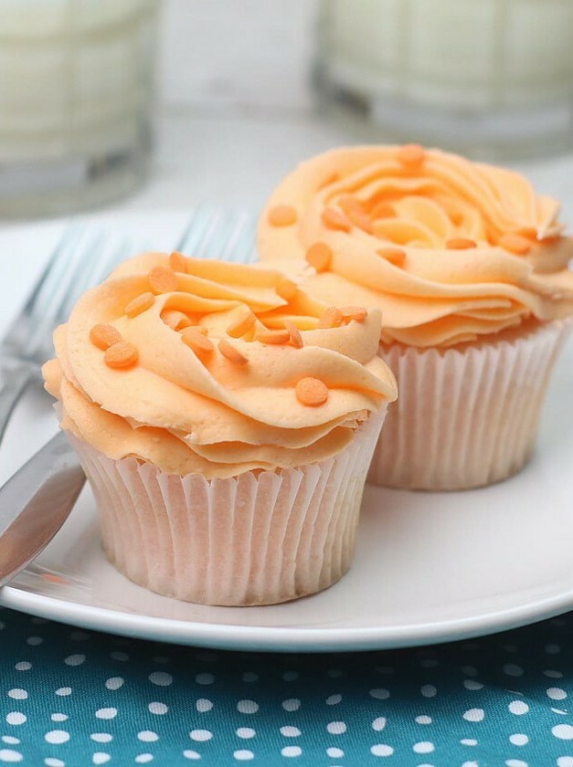 Peachy Summer Cupcake Delight