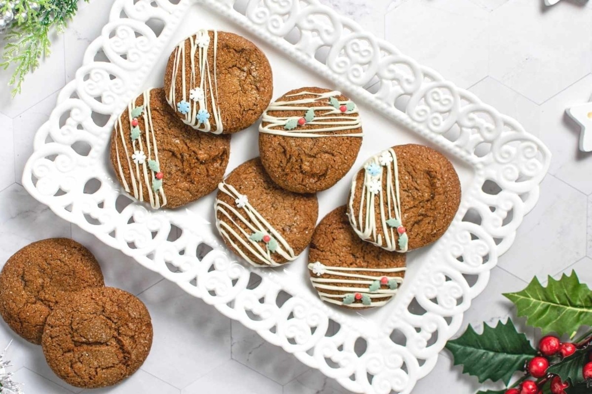 Warm Spiced Molasses Crunch Cookies