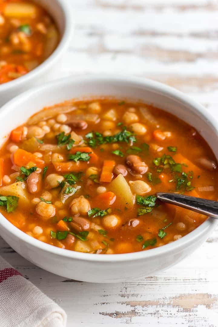 One Pot Vegetarian Minestrone Soup