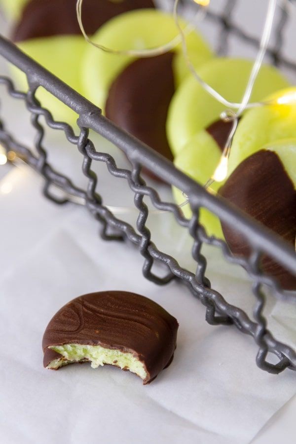 Simple 3-Ingredient Buttery Shortbread Cookies