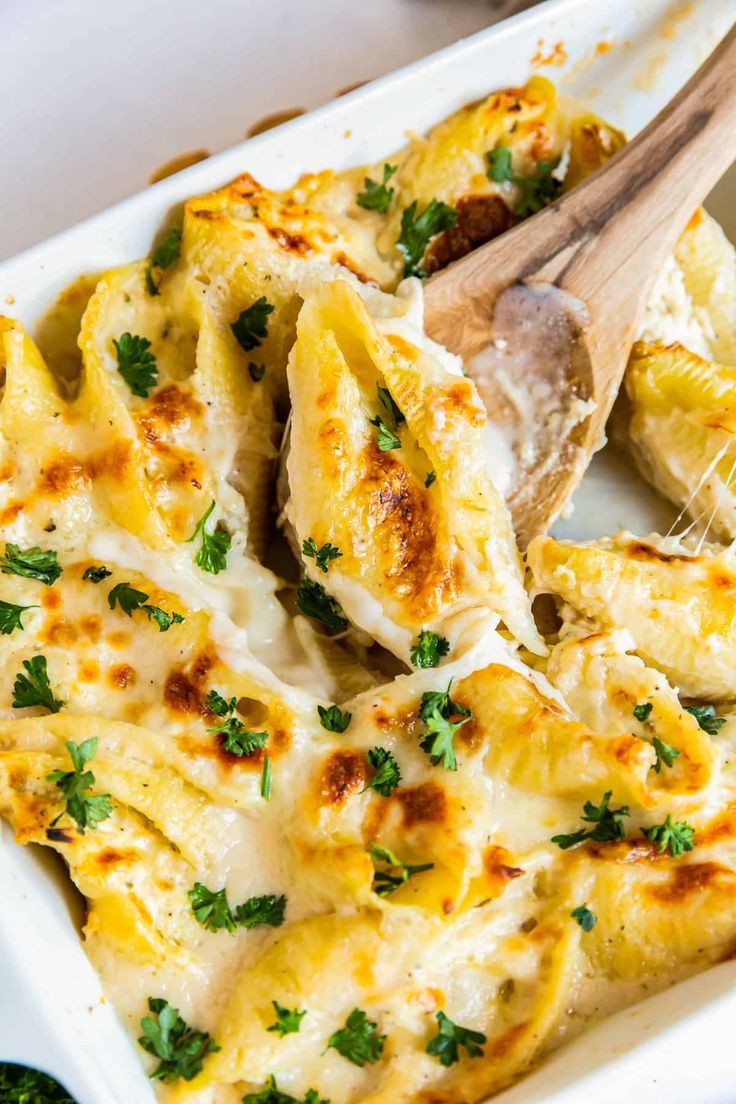 Creamy Chicken Alfredo Pizza Bites