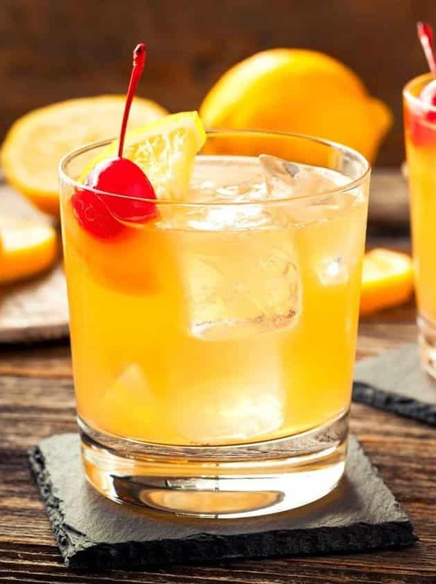 Whiskey Sour: Timeless Cocktail Blend