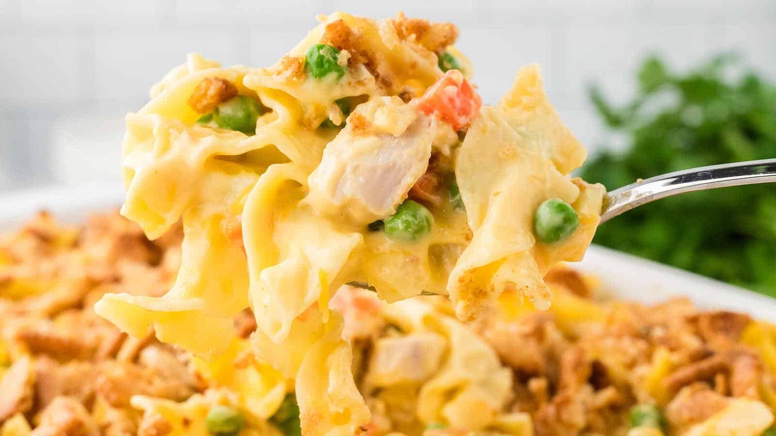 Easy Cheesy Chicken Noodle Casserole